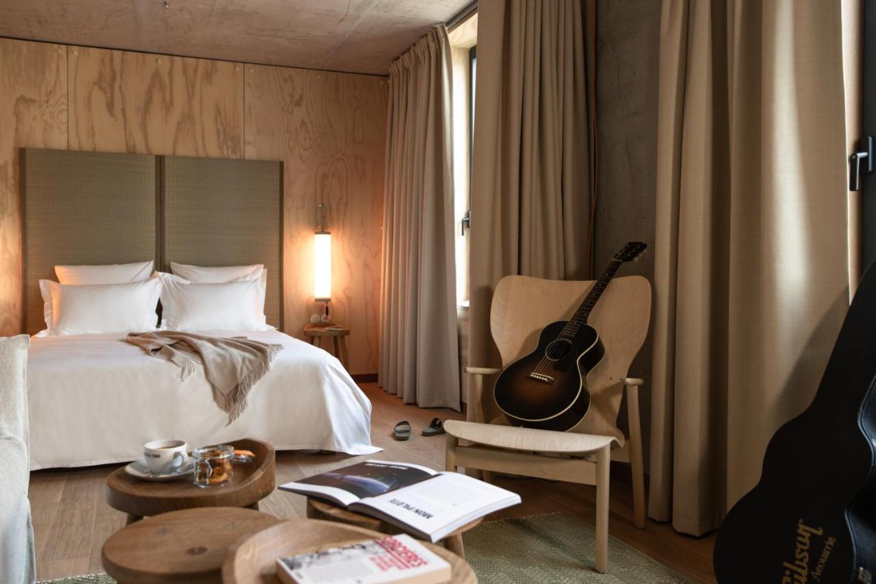 Mob House Hotel Сент-Уен Екстериор снимка