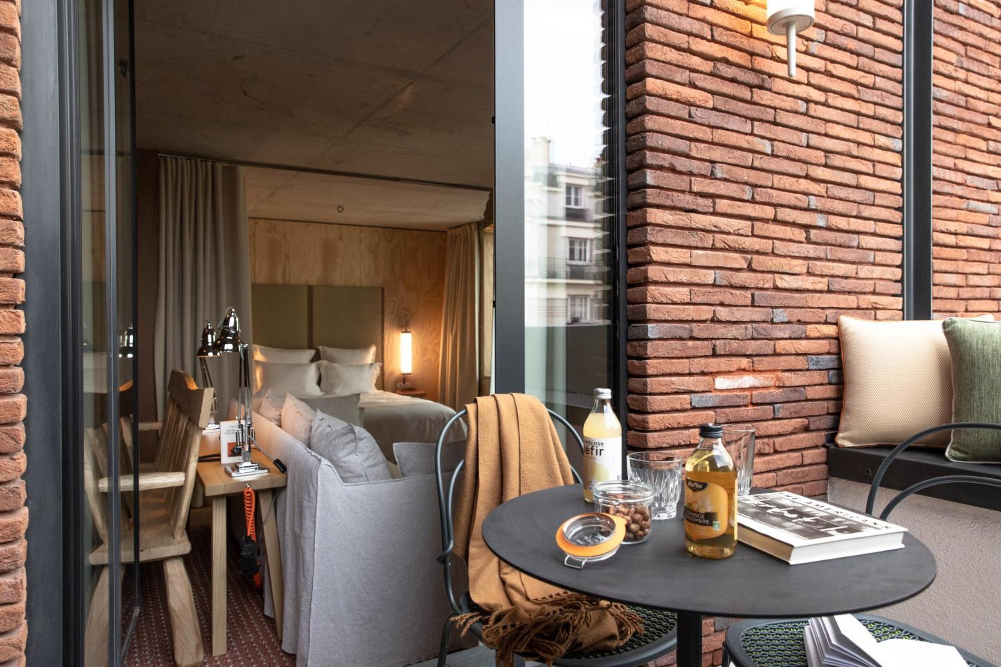 Mob House Hotel Сент-Уен Екстериор снимка